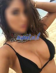 צמיחה נמוכה עם שדיים יפים מזמין